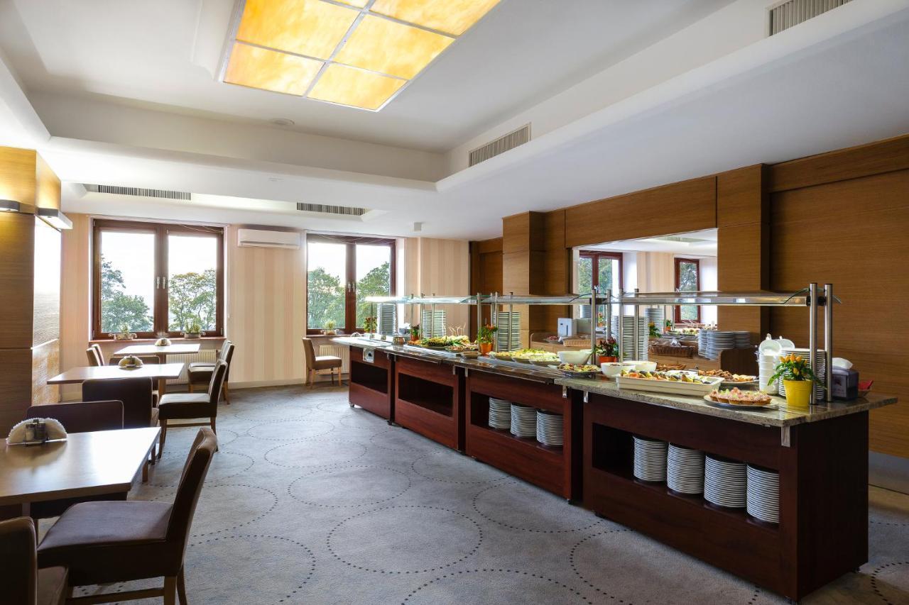 Interferie Sport Hotel Bornit シクラルスカ・ポレンバ エクステリア 写真