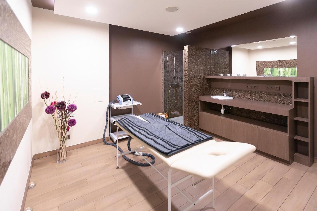 Interferie Sport Hotel Bornit シクラルスカ・ポレンバ エクステリア 写真